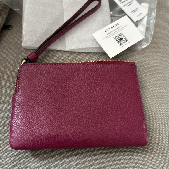 Coach Pink Pebbled Leather Wristlet Gold Hardware Trim NWT $110 Retail - Picture 9 of 11